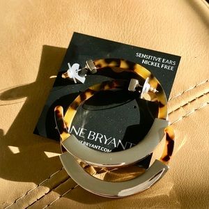 🐆 NWT Animal Leopard Cheetah Resin Hoop Earring🐆